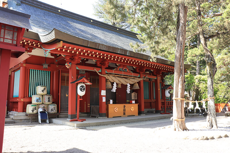 生島足島神社　本宮