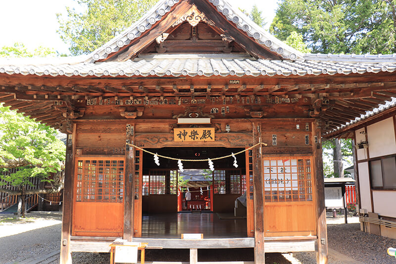 生島足島神社　神楽殿