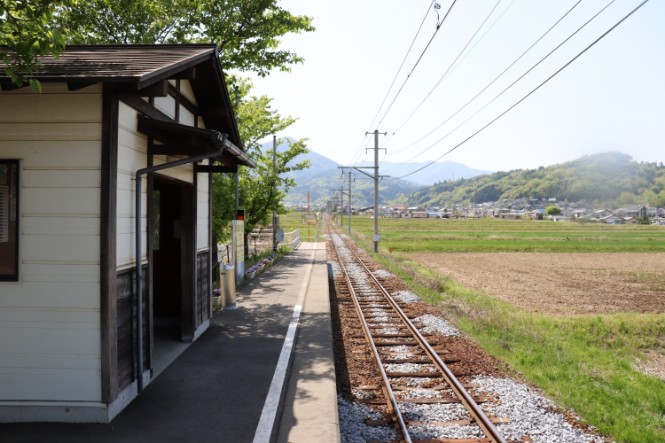 舞田駅下り側